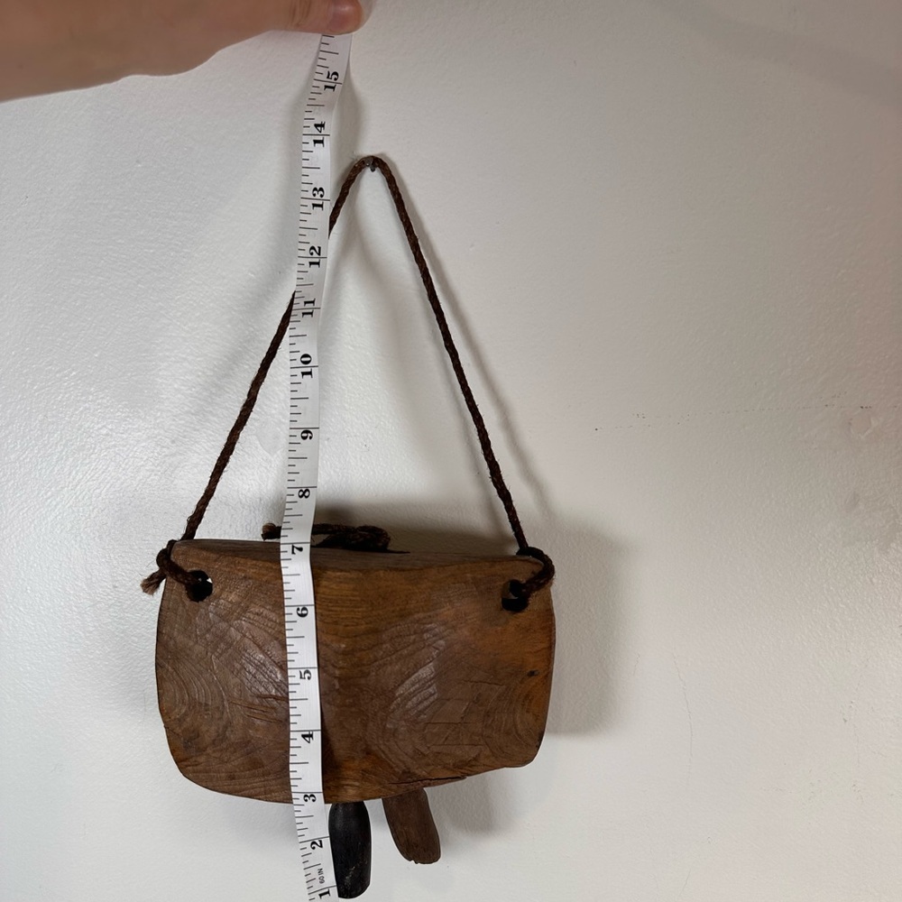 Vintage Cowbell Rustic Wooden Wall Hanging Cow Bell Antique Brown - Picture 4 of 4
